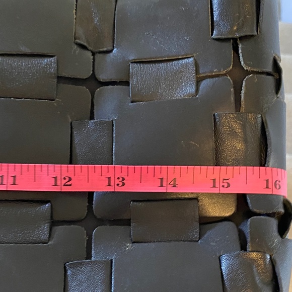 Sequoia Black Woven Tote Bag - Picture 4 of 6